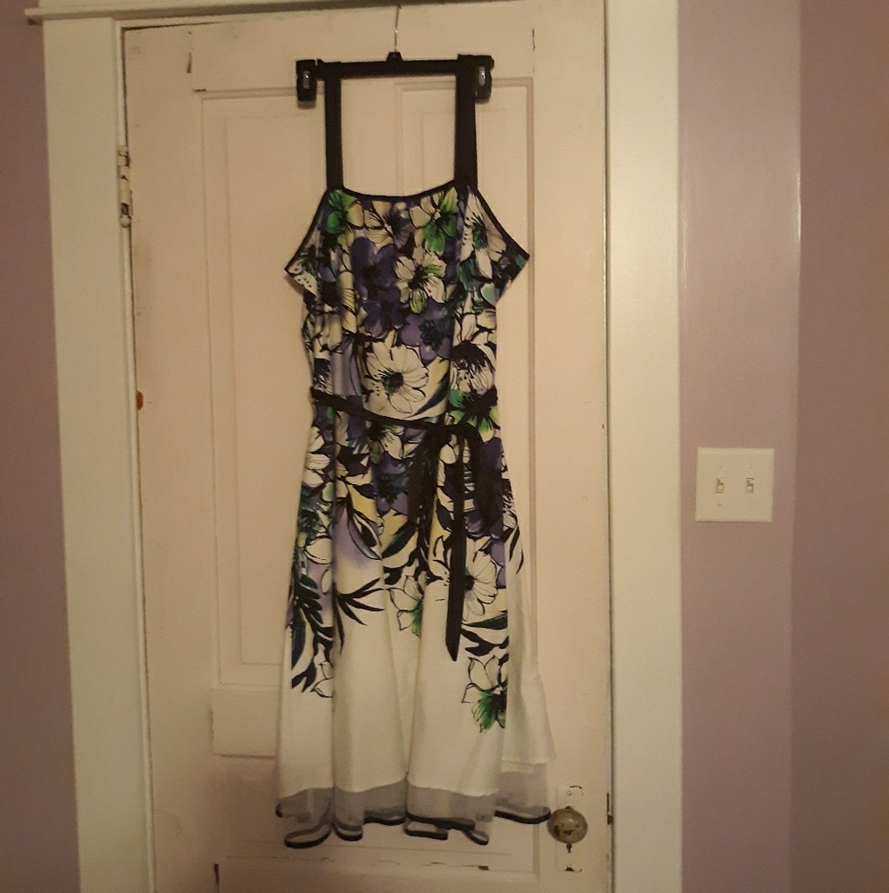 LAST CHANCE - Floral Print Dress